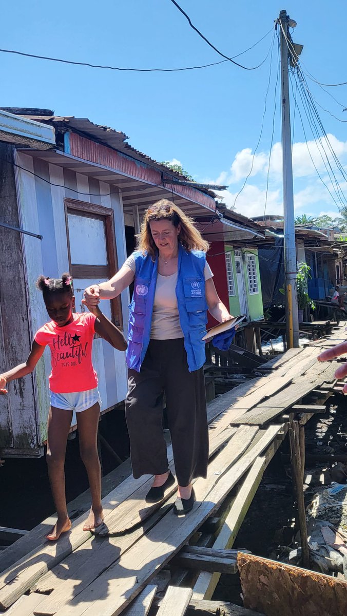 MisionColUNOG's tweet photo. En #Buenaventura, #ACNUR, la Presidenta del ExCom, Emb.Kadra y @MisionColUNOG revisaron la situación de desplazamiento interno,dialogaron con víctimas del conflicto armado y enfatizaron la importancia del apoyo de la comunidad internacional en la búsqueda de soluciones duraderas https://t.co/5uupJmCHRs