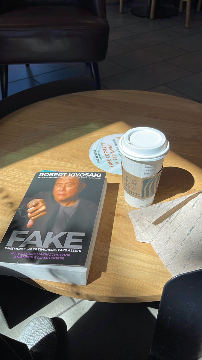 thatjohnli's tweet image. Morning reading at @Starbucks . #robertkiyosaki #read #morningreading