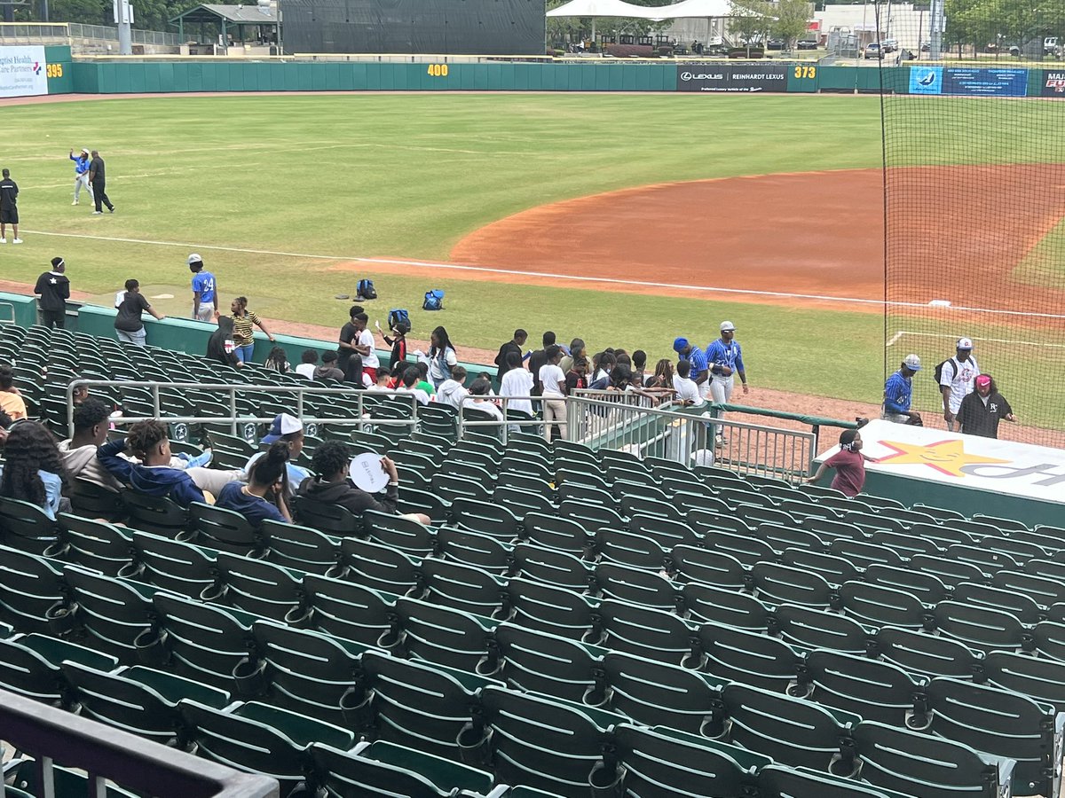 <a href="/RustBaseball/">Rust College Baseball</a> signing autographs ahead of today’s game. 

<a href="/NAIABall/">NAIA Ball</a> this is what #GCACRising looks like! We know you love a good shot of players giving back too. 🔥🔥🔥🔥

Tune in now as the Bearcats take on Paine College: YouTube.com/blackcollege9s