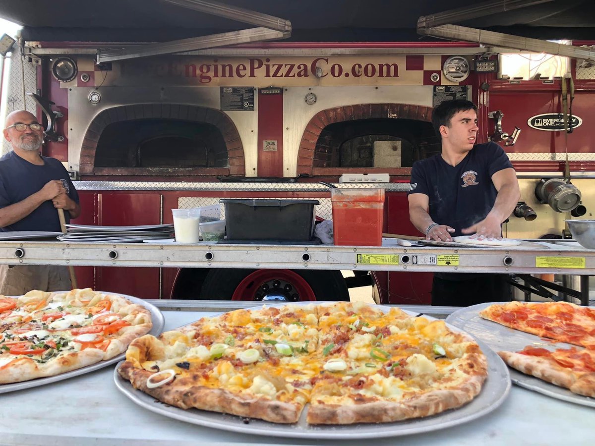 FairfieldRTC's tweet image. Scenes from last night’s campaign launch for Brenda and Brian for Fairfield!

It was a fun evening at Penfield spent with family, friends, and the #FairfieldCT community over pizza and beverages from Fire Engine Pizza Co.

Thanks to everyone who came!

#CommitmenttoCommunity