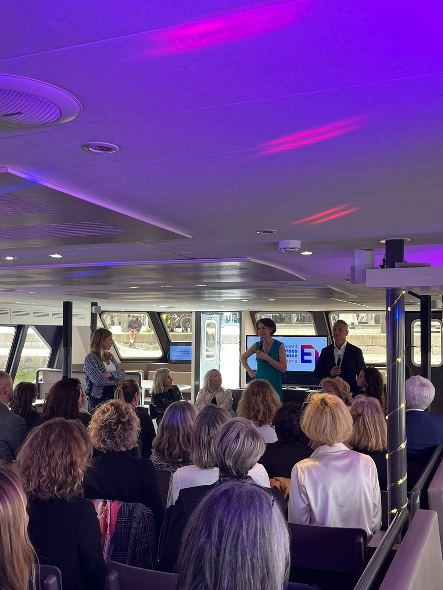 dcarlach's tweet photo. 📍 LA ROCHELLE – Charente-Maritime | Nos #entreprises aussi sont mobilisées en faveur de l'égalité femmes-hommes. Un immense merci au réseau Femmes du Medef Charente-Maritime pour cette soirée, dédiée à #informer, #sensibiliser et #agir. https://t.co/uWE04C4JPy