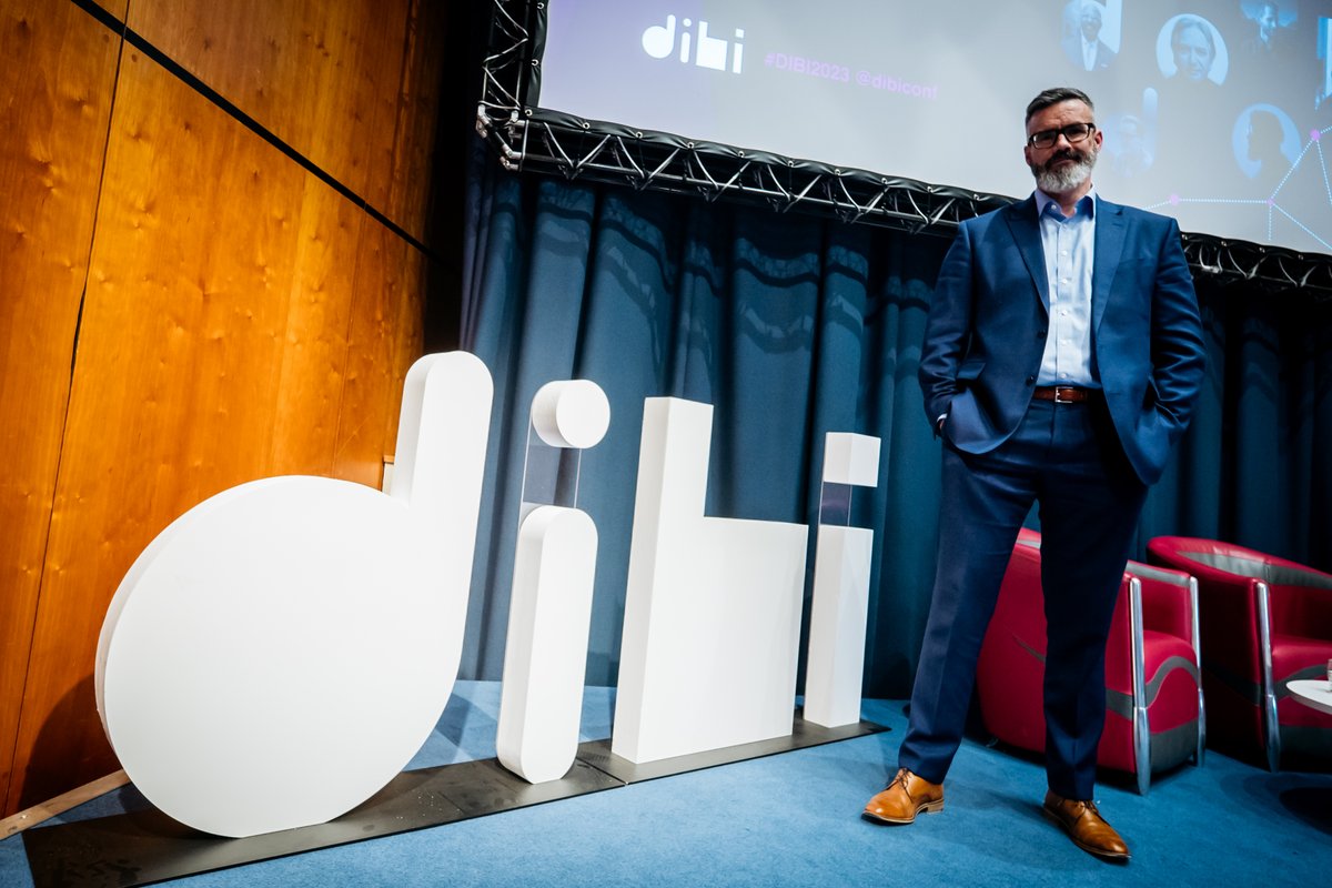 Thomas @ TyneSight (@tynesightphoto) on Twitter photo Not on the brief, but always expected... make the conference lead look cool AF. Job done. <a href="/KomodoMD/">Andy Greener</a> / <a href="/dibiconf/">Design It; Build It</a> / #dibi2023 Not on the brief, but always expected... make the conference lead look cool AF. Job done. <a href="/KomodoMD/">Andy Greener</a> / <a href="/dibiconf/">Design It; Build It</a> / #dibi2023