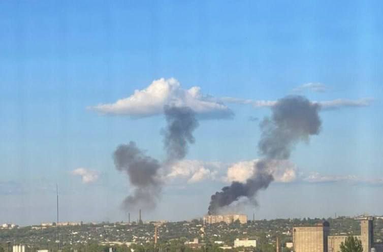 Geopolitik_2030's tweet photo. Hoy fue atacado #LUGANSK con misiles balísticos desde Ucrania,no fue necesario que el blanco fuera de interés logístico o militar…golpeó a civiles,era y es obvio que así será de parte de Ucrania,si Rusia lo hace será un escándalo!
Al tiempo! https://t.co/rg9IO9cwII