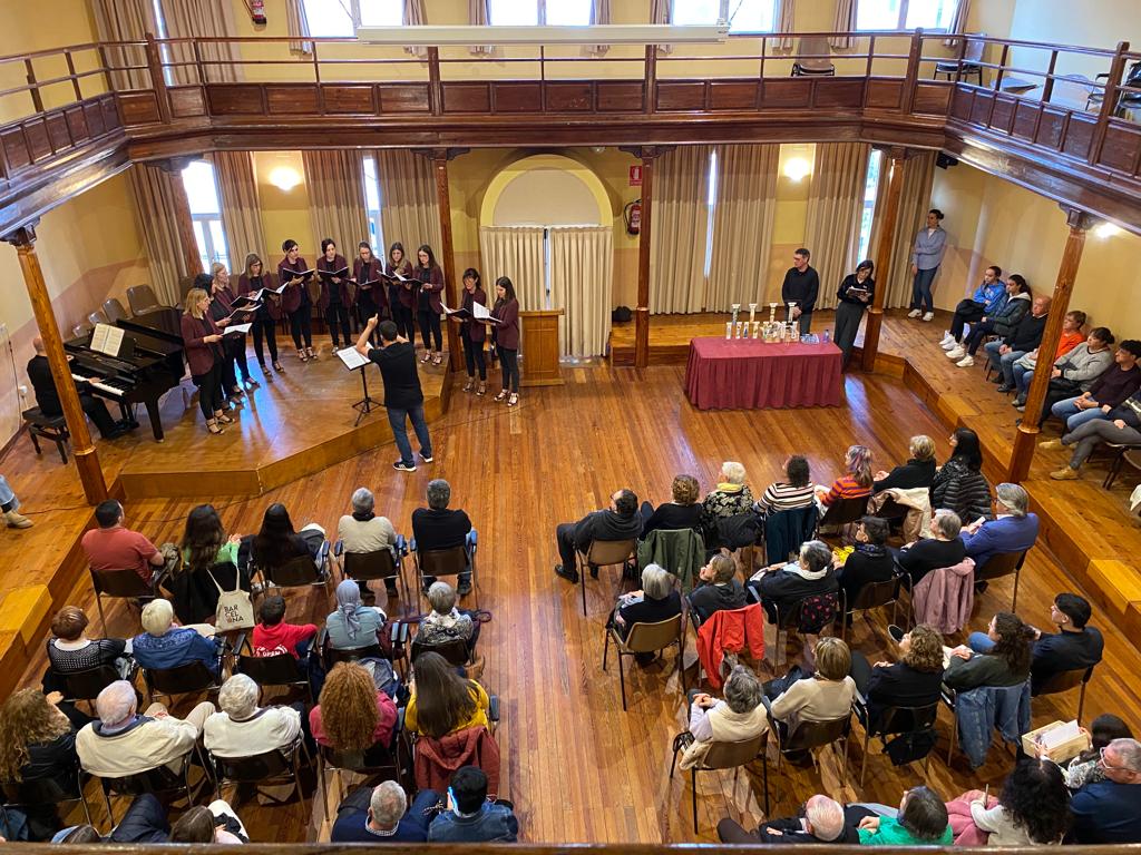 📢 Avui hem fet el LLIURAMENT DE PREMIS de:

 🎨16è Concurs de Punts de llibre
✏️ 47è Concurs literari de narració curta

Amb la música de <a href="/CorLutiana/">Cor Lutiana</a>

Gràcies a tots els participants i enhorabona a tots els guanyadors i finalistes!!!

<a href="/santhilari/">Sant Hilari Sacalm</a>
<a href="/DiputacioGirona/">Diputació de Girona</a>