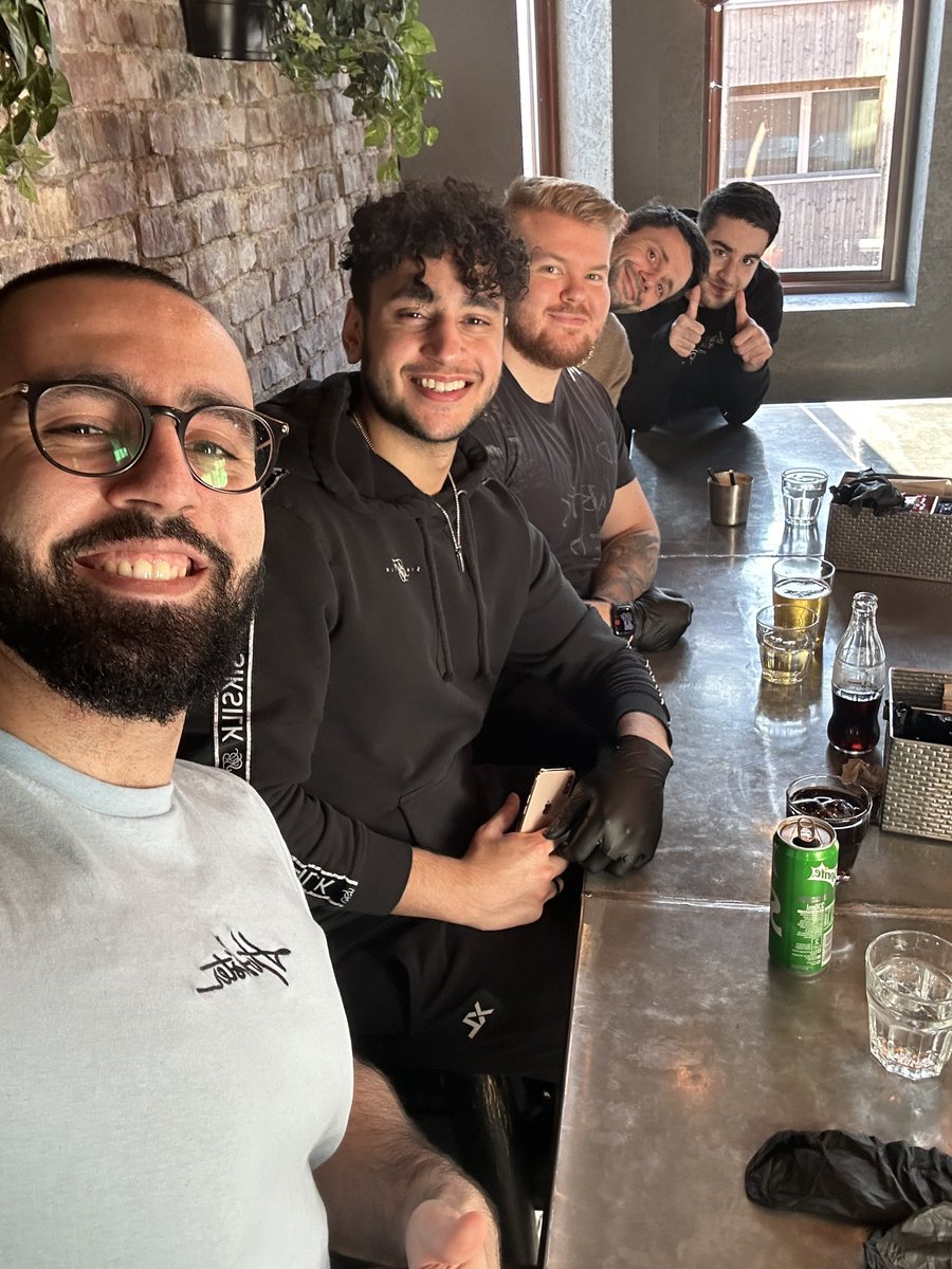 A small team dinner 🥰 missing @Eskii_LoL, @Demblul & @Snilltvedt