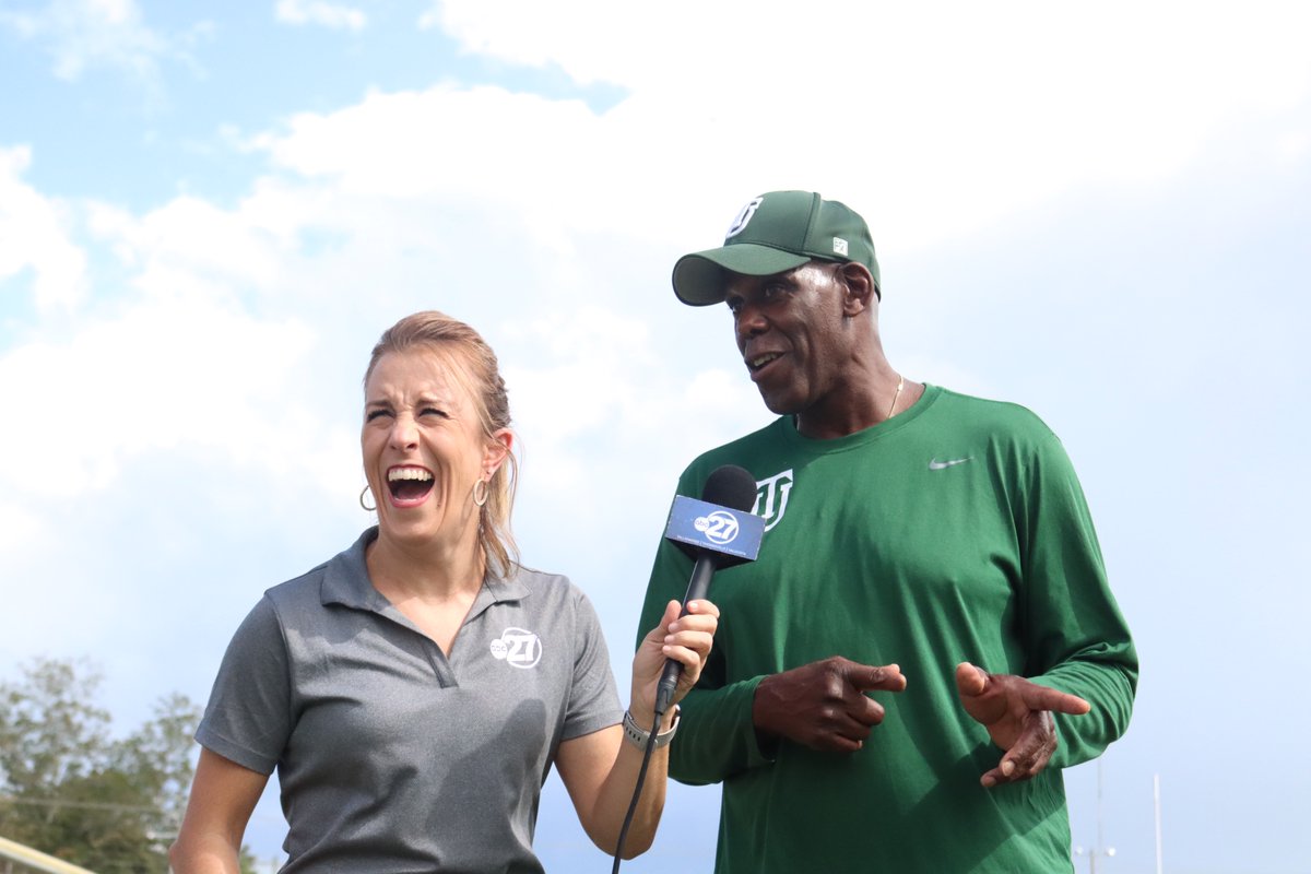 Imagine being able to participate in our first-ever Women's Clinic!

We will also have our🐐guest speakers, <a href="/AlisonPosey14/">Alison Posey</a>, AND <a href="/morganj_tv/">Morgan Jackson ☀️</a>.

Click the link below for more information and secure your spot!

bit.ly/tufbcamps