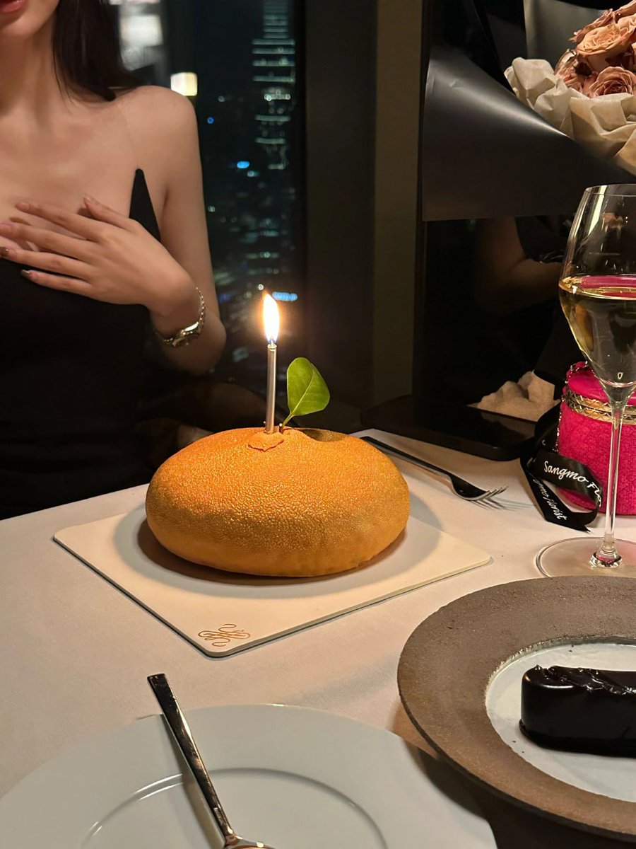 Rose76573777's tweet photo. I wish my dear baby Fan a happy birthday, happy every day https://t.co/Xbc8zXtx3q