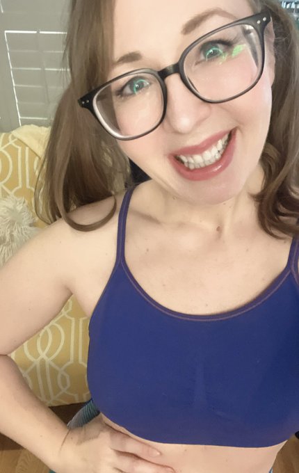 Good morning! Barre then painting then hopefully some backyard lounging, fingers crossed https://t.c