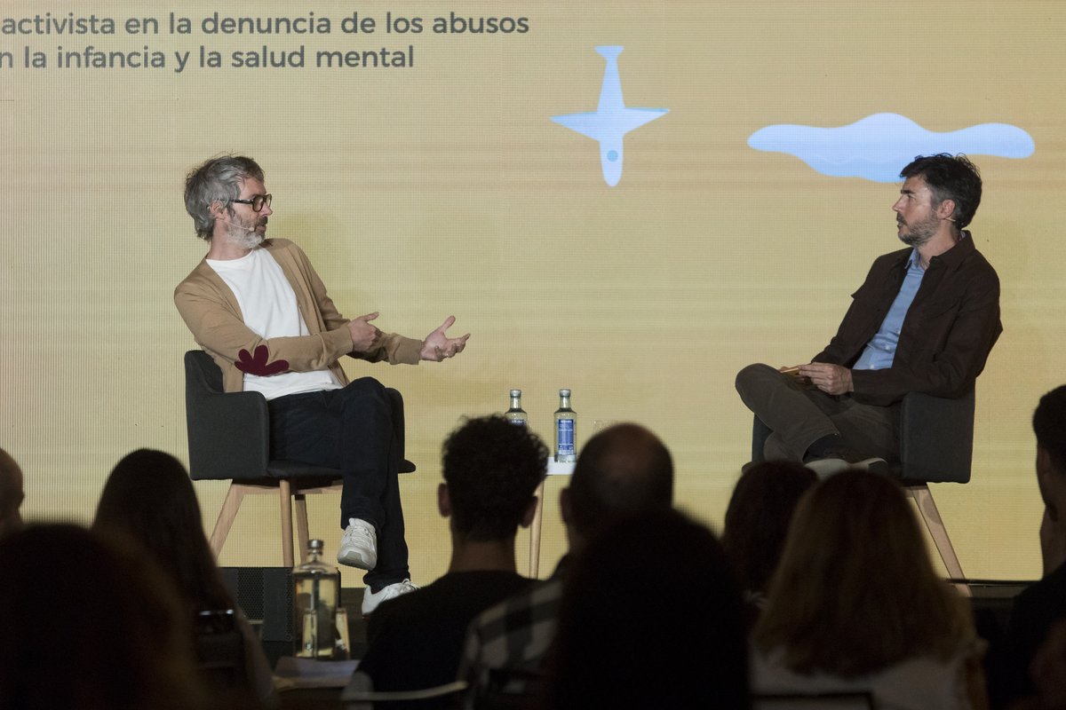 He tenido el privilegio de entrevistar al pianista y escritor @JRhodesPianist. James Rhodes caerá bien, mal o regular, pero pienso que ha contribuido decisivamente a intervenir sobre un factor preventivo nuclear en salud mental: la protección a la infancia.