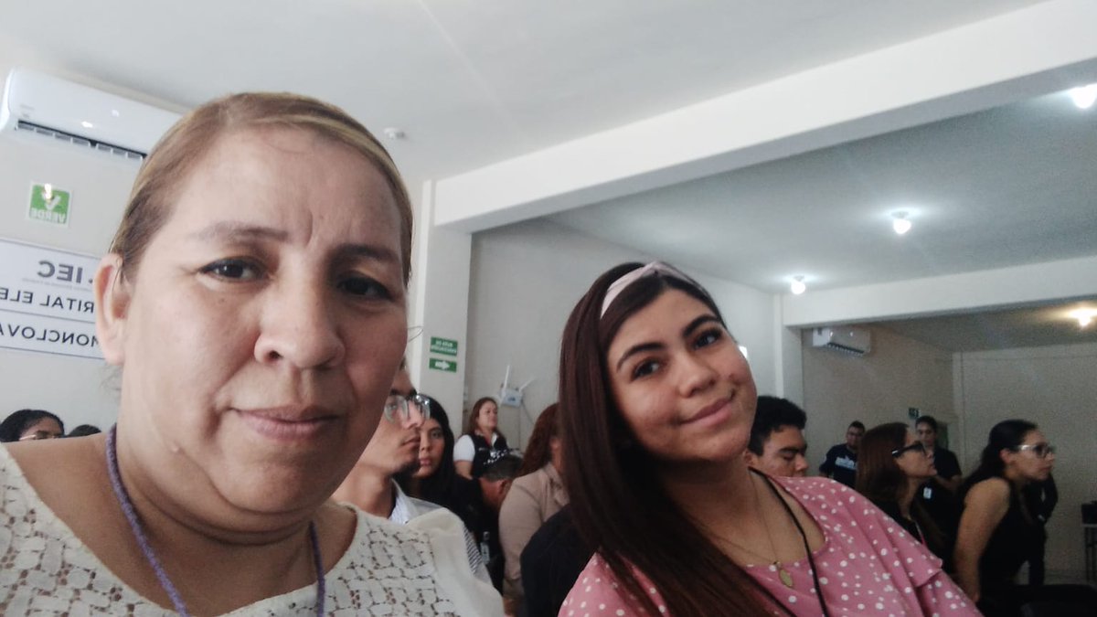 CM_Frontera's tweet photo. Integrantes del Cme Frontera presentes en la plática de Delitos Electorales impartida por el Maestro Esteban Sánchez Cabello, Fiscal especializado en la atención de delitos electorales en nuestra Entidad Federativa. https://t.co/hytPM3jgd6