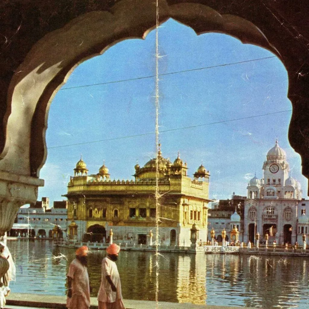 RamblingSingh's tweet photo. Sri Harmandir Sahib, 1970s https://t.co/flv1DEiiAb