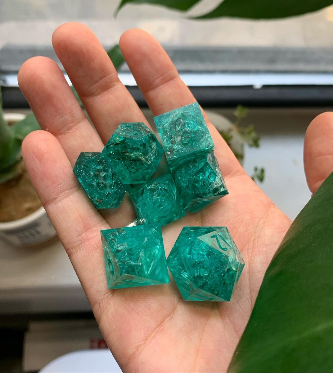 Here is a raw and uninked snake shed set and the raw ink I got from <a href="/Scarfiery/">Crys 👹 Snayke.Tattoo</a> that inspired the dice! This set will be for sale along with the rest of the Medusa collection🐍
#dice #dicemaking #ttrpgdice #resin #resinart #resinartist #resindice #dnd #dnddice #ttrpg #dicemaker