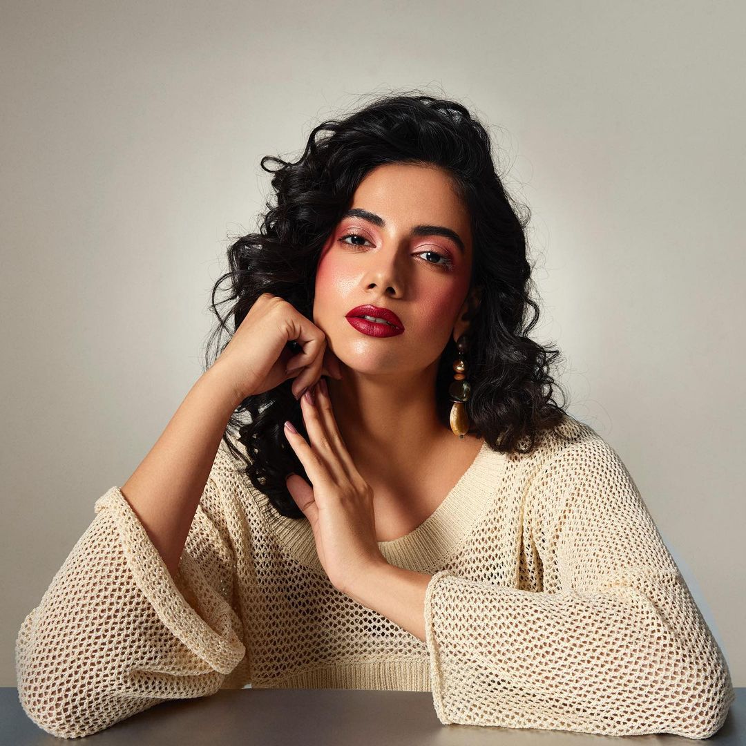 When asked what inspired this shoot with their Sekonic 858 meter, Vinoth DK said, "I have always been fascinated by the beauty of human faces, to convey a certain emotion to the viewer, like happiness, innocence, and seduction." #PortraitPhotography #ShareItSekonic