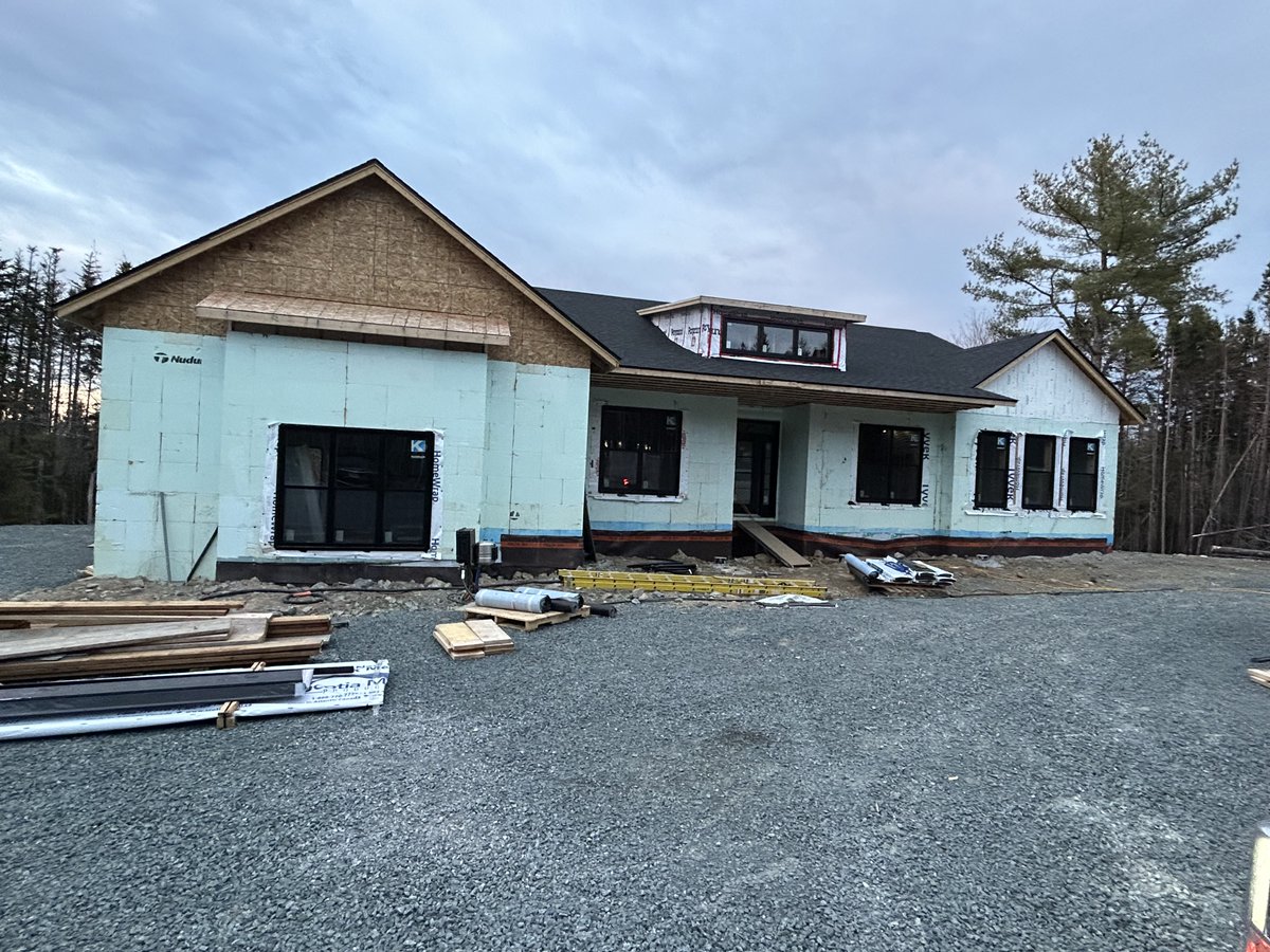 Meanwhile at #theranch....things are really starting to take shape! Watch this space for more progress pics! #garberconstruction #newbuild #custombuild