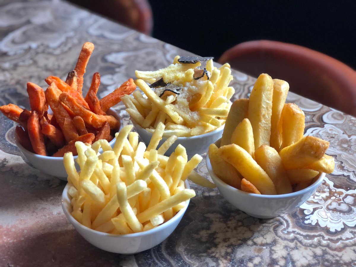 Happy 🍟 day! What would you choose? ➡️ regular, sweet potato, chunky or parmesan truffle 🤤 #fryday #FridayFeeling