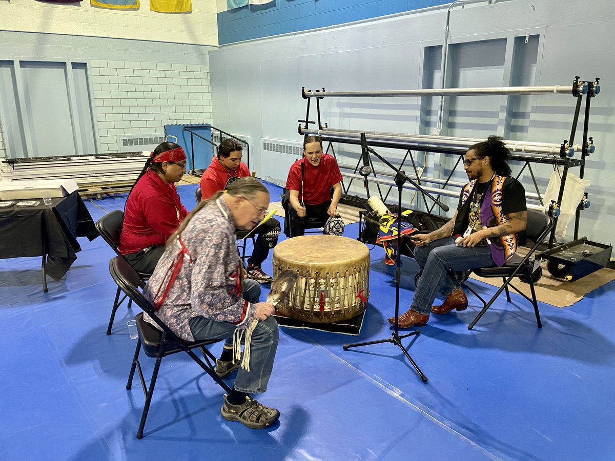 EGTechCollege: RT @dps_k12: 🤩 We had a wonderful graduation event for our Native American students across the district this week. Our Native American Culture & Education (NACE) team threw a ceremony for 40 seniors from about 10 high schools. They wer…