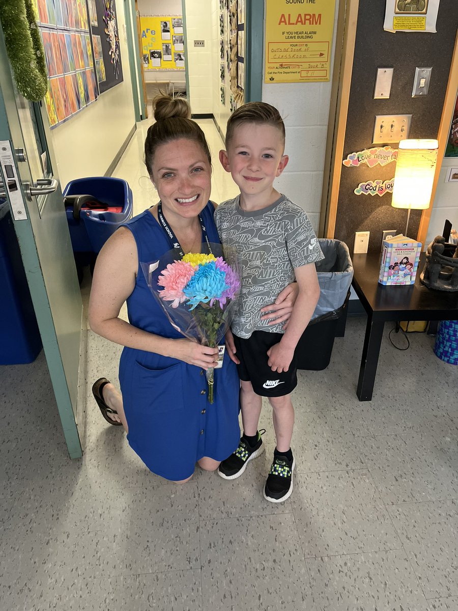A former student brought in flowers for me for Mother’s Day! My heart is so full! 💐💗 #kindness #flowers #sosweet #mademyday <a href="/StFrancisLondon/">St. Francis Catholic</a>