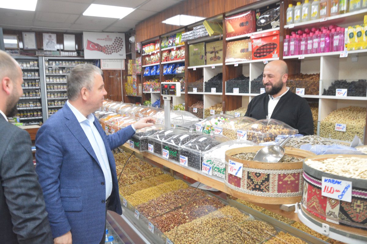 📍Gölbaşı, Cemal Gürsel Caddesi 

Heyecanımız tam, coşkumuz tamam!

Esnafımız ve vatandaşımızın güler yüzü, samimiyeti 14 Mayıs'ta ki balkon konuşmasının habercisidir.
