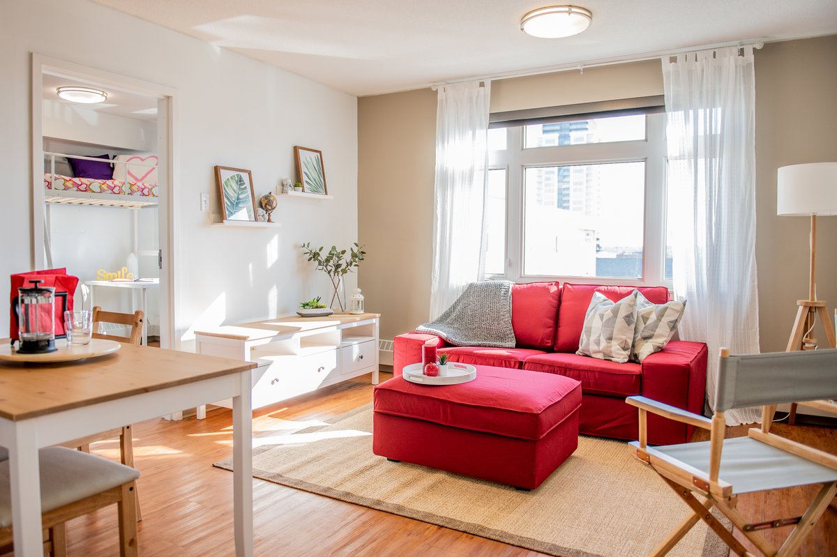 Civida_CA's tweet photo. Bachelor, 1- &amp; 2-bedroom suites are available now at Melcor Village, 10350 95 St NW! Child care, schools, Edmonton Public Library, Royal Alberta Museum &amp; Rogers Place are within walking distance. https://t.co/BK13cG2MFE Questions? Contact: rentals@civida.ca or 780-702-4545 https://t.co/NTg5GqIetI