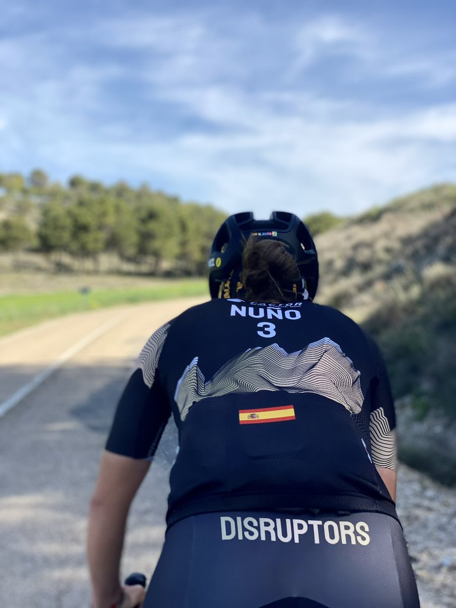 Neriinuno's tweet photo. Eternamente agradecida por todos vuestros mensajes y muestras de cariño después del accidente de ayer. Toca recuperarse y volver lo antes posible a disfrutar de lo que nos gusta 😊 https://t.co/yXOuuVeols