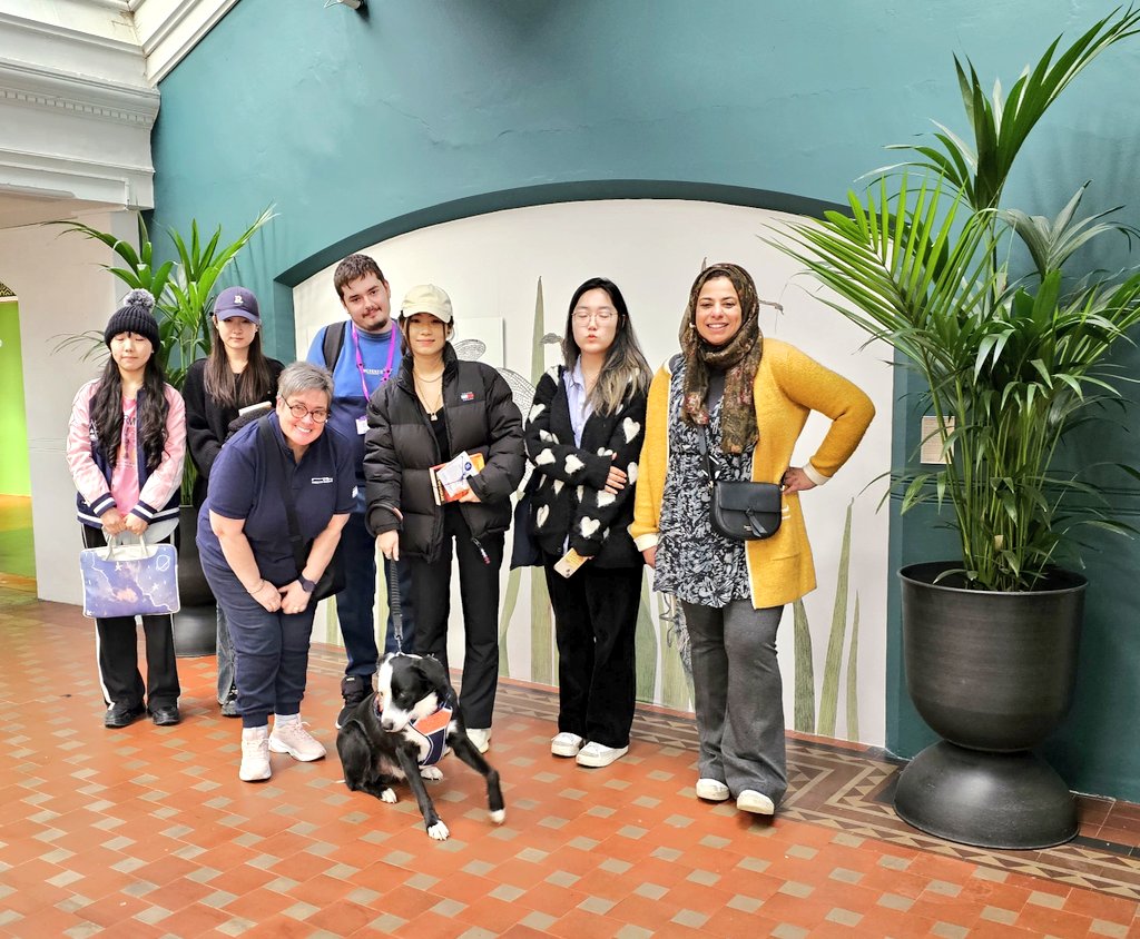 educ_research's tweet photo. Some months ago I decided a caring way to support my academic advisees was by organising a @McrMuseum #MeetMurray wellbeing session for my @EducationUoM students! It worked a treat! Thx so much Karen &amp; Murray for cuddles, walks &amp; creative collection activities! #edchat https://t.co/mzOPqxPHmK