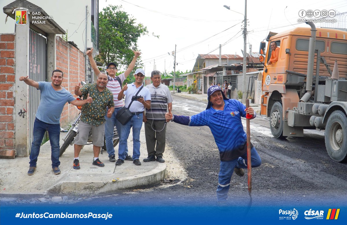 Gracias al personal de Obras Públicas del Municipio por su gran labor desarrollada a favor del desarrollo barrial. 

Nunca olviden que Juntos Cambiamos Pasaje.