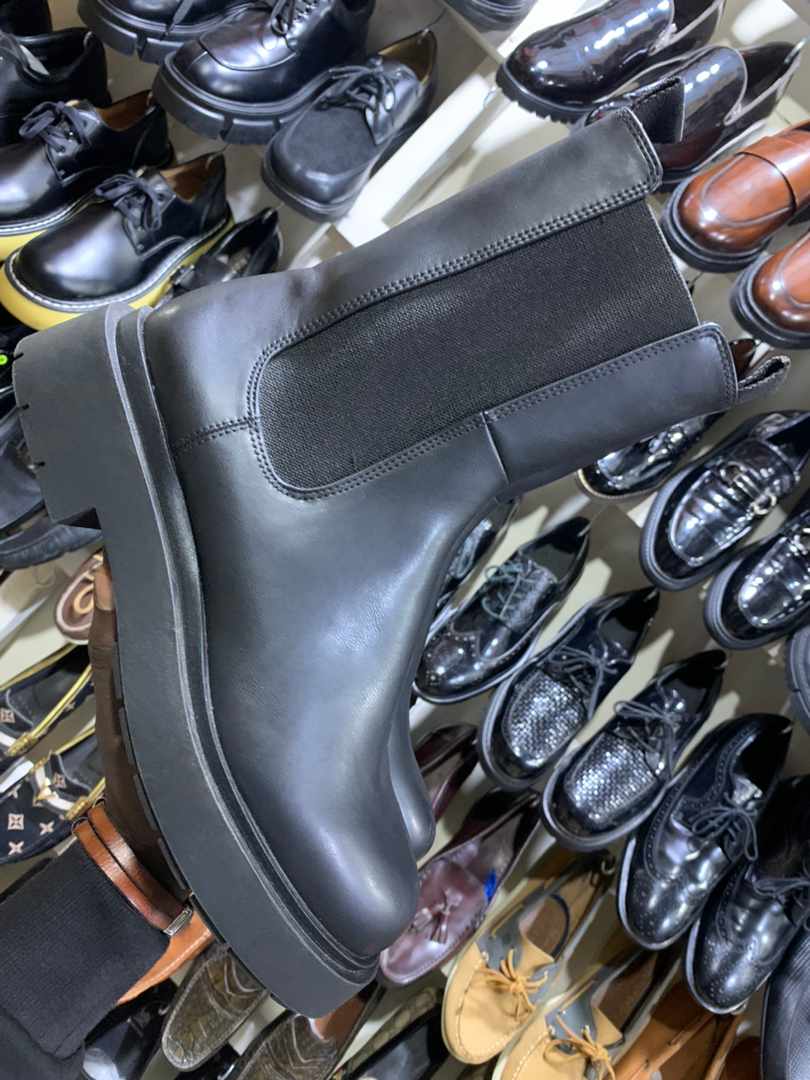 abramenz's tweet photo. H&amp;M BOOTS
BLACK
AVAILABLE 
DM/CALL 0789985309 https://t.co/Y3DIleHicu