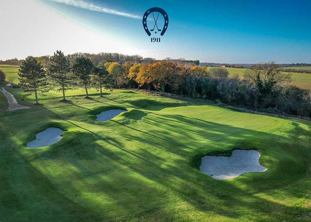 Have you played on the 4th green since its re-design? 

#Top100GolfCourse #ChampionshipVenue #LHGC #Golf #Golfer