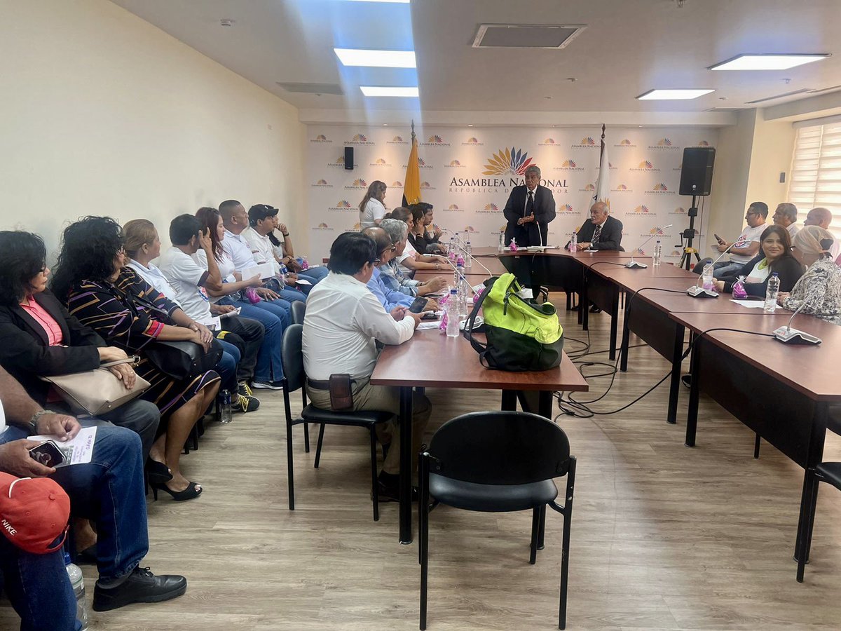 La <a href="/AsambleaEcuador/">Asamblea Nacional</a>, a través de <a href="/P_CiudadanaAN/">Coordinación General de Participación Ciudadana AN</a> y la <a href="/CANGuayas/">Casa Legislativa del Guayas</a> realizó la recepción de aportes y observaciones al Proyecto de Ley para la protección de pacientes con fibromialgia. 
#DelDiálogoALosHechos