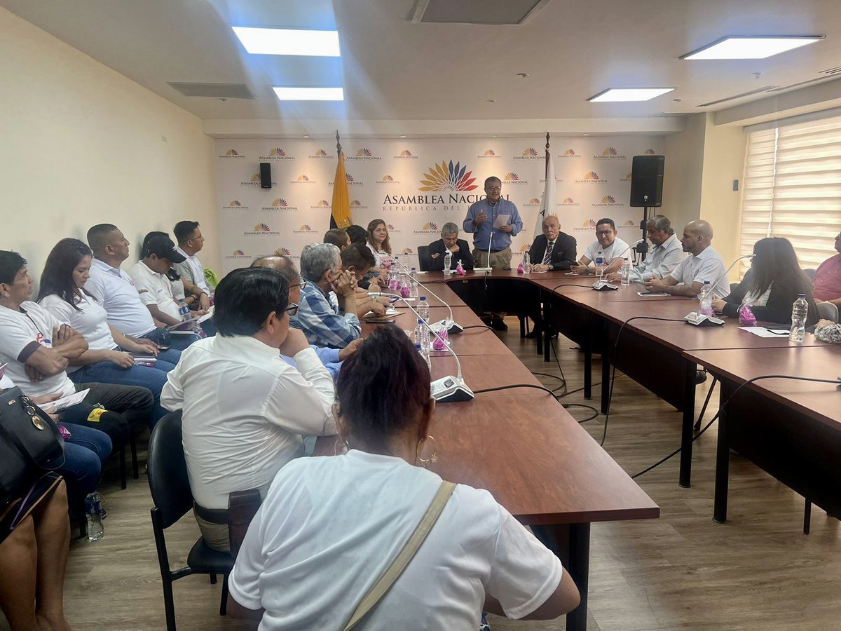 CANGuayas's tweet photo. La @AsambleaEcuador, a través de @P_CiudadanaAN y la @CANGuayas realizó la recepción de aportes y observaciones al Proyecto de Ley para la protección de pacientes con fibromialgia. 
#DelDiálogoALosHechos https://t.co/T1UU6sWpNI