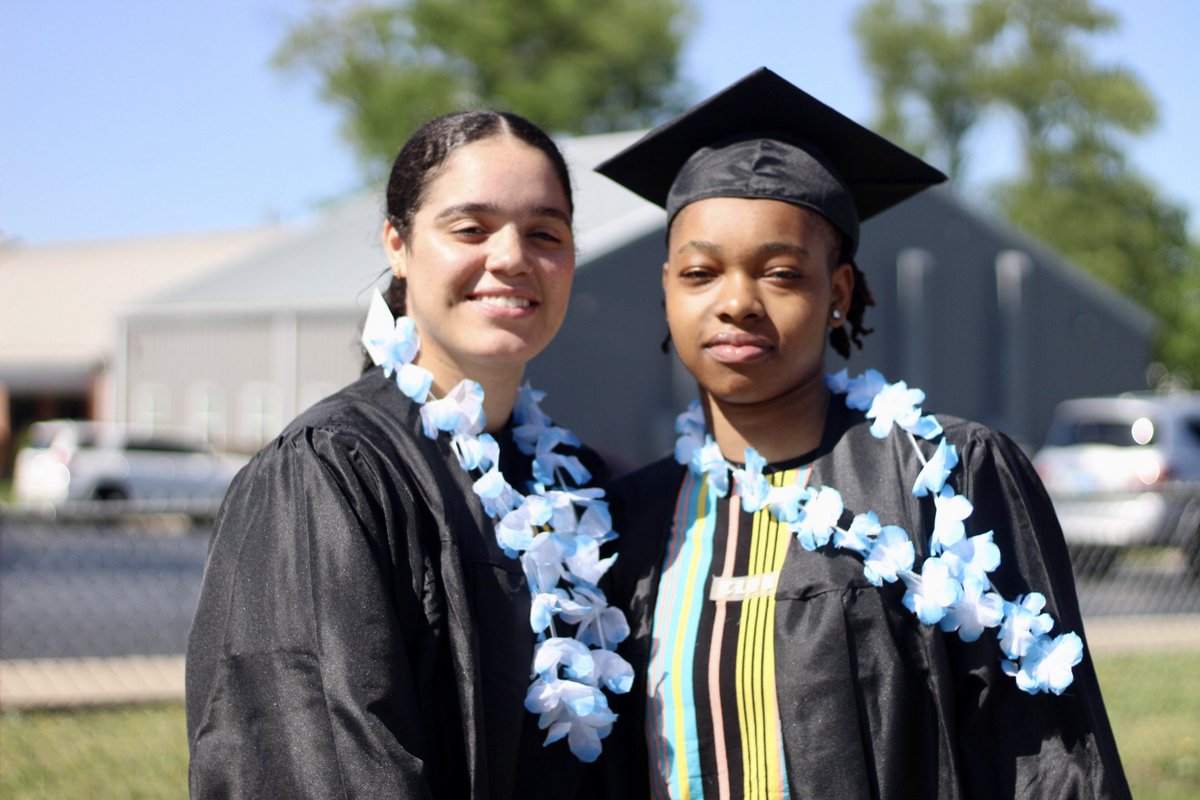 bghsccr's tweet photo. The past week exemplified what senior year is all about at Bowling Green High School. Seniors attended two job fairs, completing interviews and practicing networking skills, and participated in Grad Walk, celebrating where they are and remembering where they’ve been. https://t.co/jfP9OTlbaJ