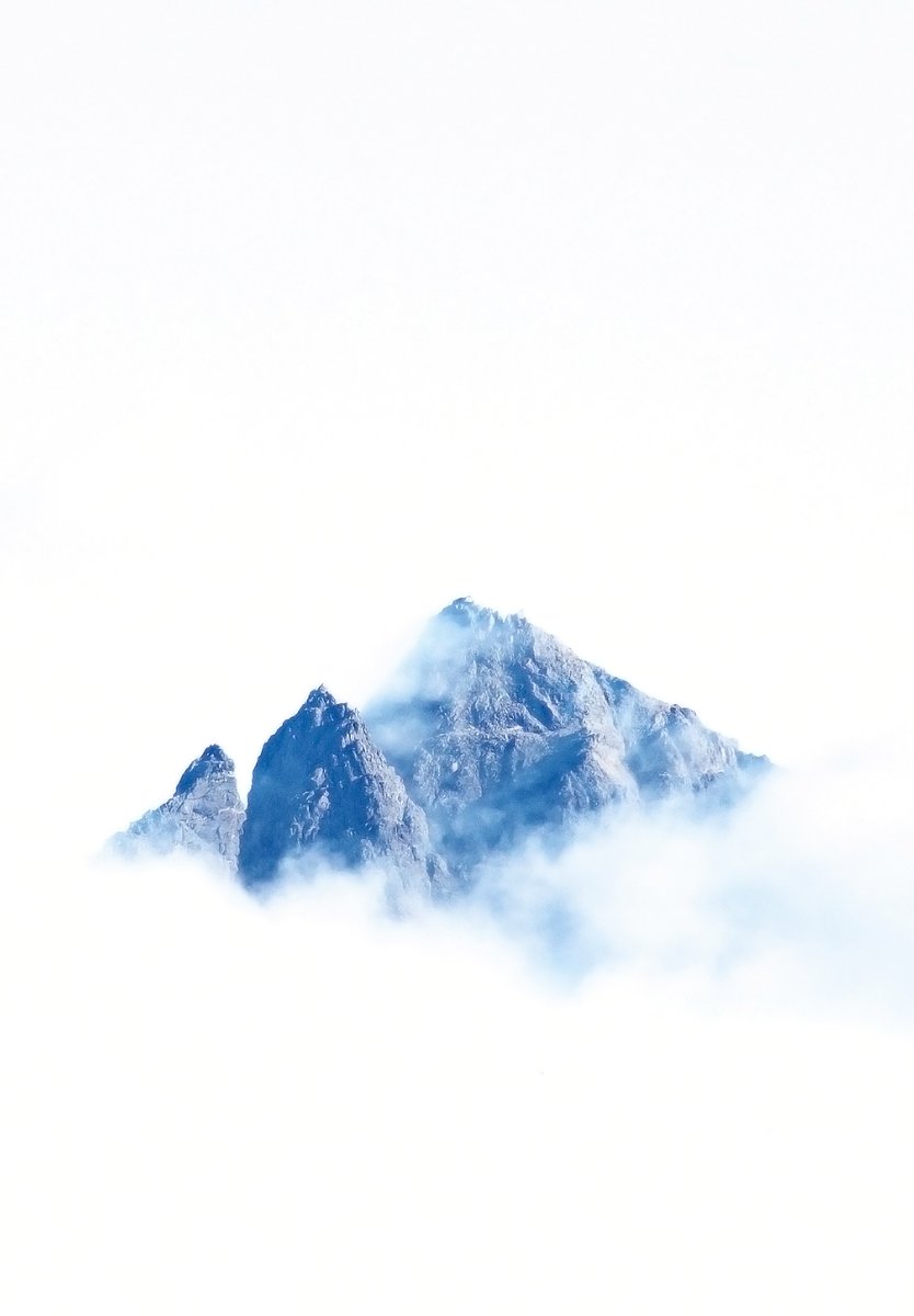 Another of Sgurr-nan-Gillean from yesterday.
.
.
.
#cuillin #isleofskyeofficial #isleofskyescotland #isleofskye #StormHour #mountain_world #mountainview #scotspirit #visitscotland #highlandcollective #NC500
#naturephotography #bookphotography #landscapehunter #landscapestyles