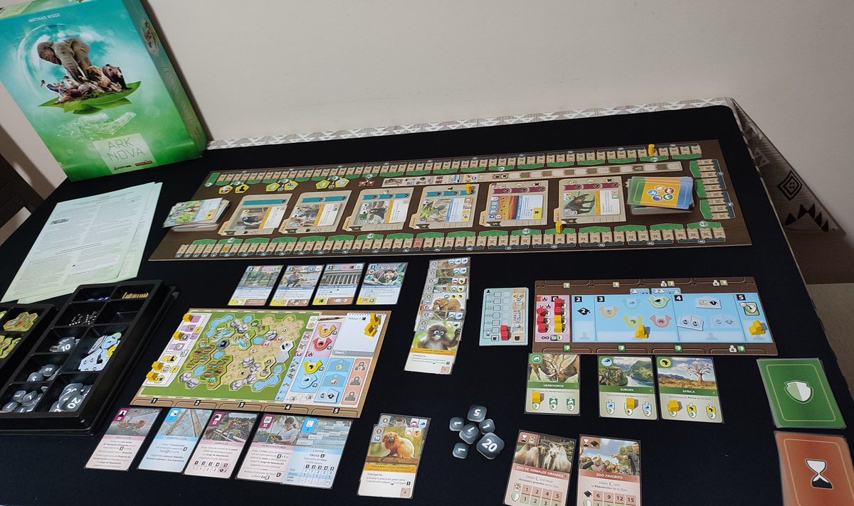 Ha llegado la hora de hablar del elefante en la habitación 🐘, concretamente del que está en la balda. 

Qué buenísimo es #ArkNova de @Capstone_Games, publicado en España por @MalditoGamesES. 3 partidas en 3 días, por supuesto, #ensolo. Esta última, con victoria por 28 puntos.