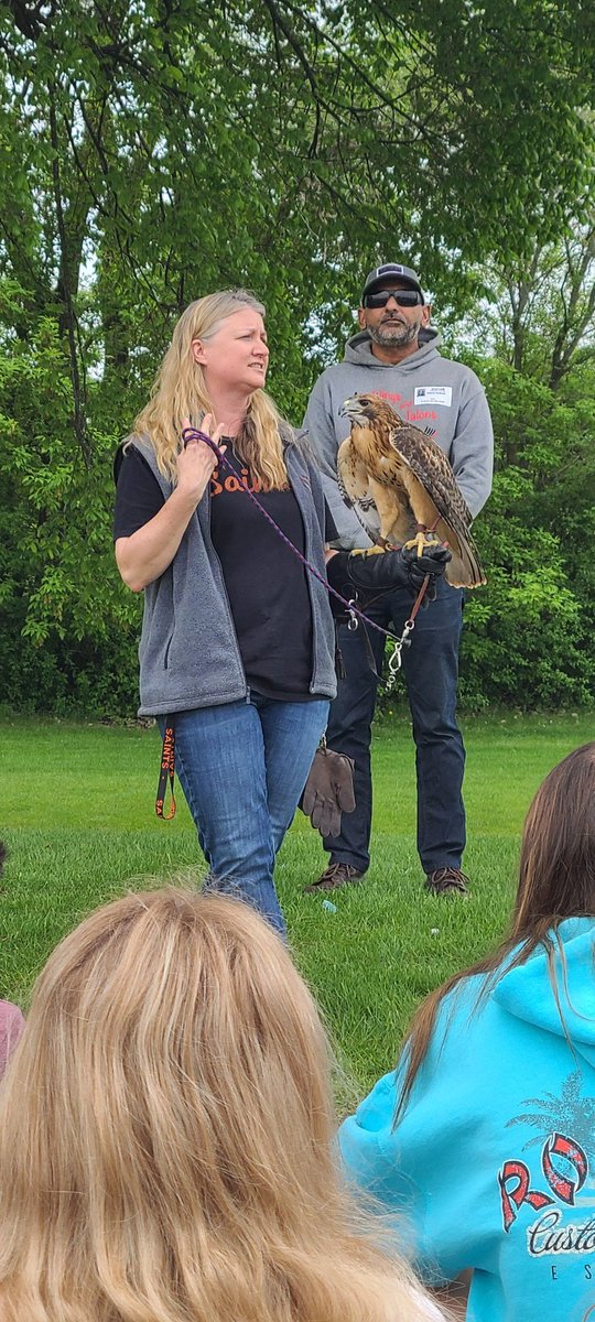 nannini_9's tweet photo. Wings and Talons, a nonprofit raptor sanctuary, presented to Environmental Science classes &amp; about the importance of birds of prey &amp; how we can help protect them. All the birds at the sanctuary are non-releaseable and cared for permanently at the sanctuary. #APES #WINGSANDTALONS https://t.co/iWQFNutYSP