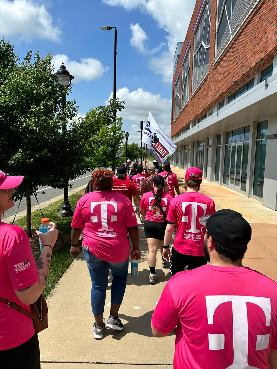 Doing our small part to honor the big mission that our military carries everyday 🇺🇲 @CarryTheLoad @TMobile