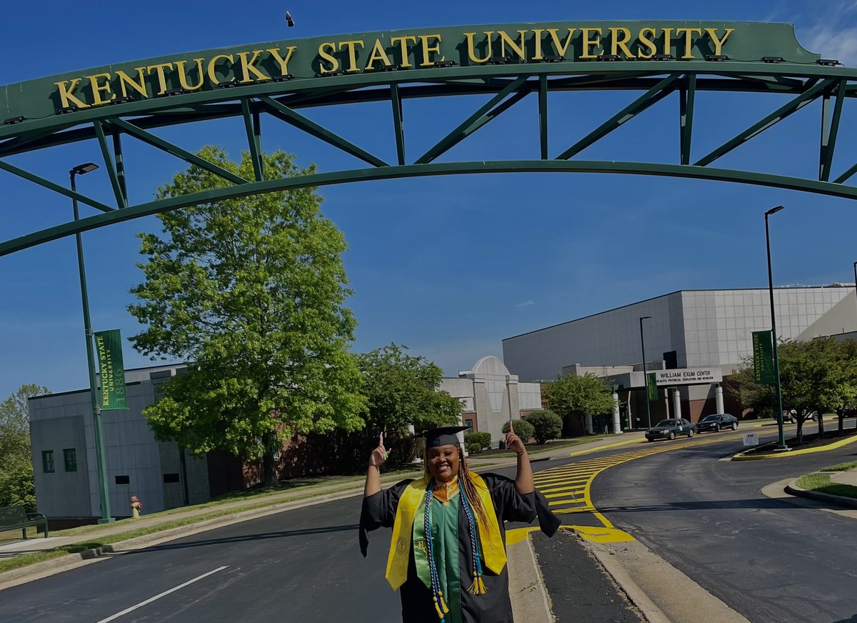 liltyaaa214's tweet photo. 4 years and one degree later 👩🏽‍🎓💚💛 Magna Cum Laude, Whitney Young Honors Collegium, &amp; Phi Alpha Honors Society✅📝 BIG GRAD BABY! https://t.co/e5oNtwkhDe