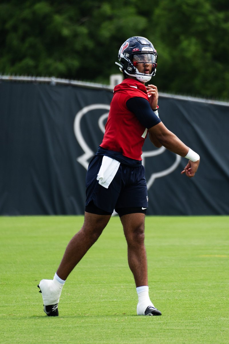 GarrettHasFun's tweet image. Got some pics today of my QB1 🤝📸
