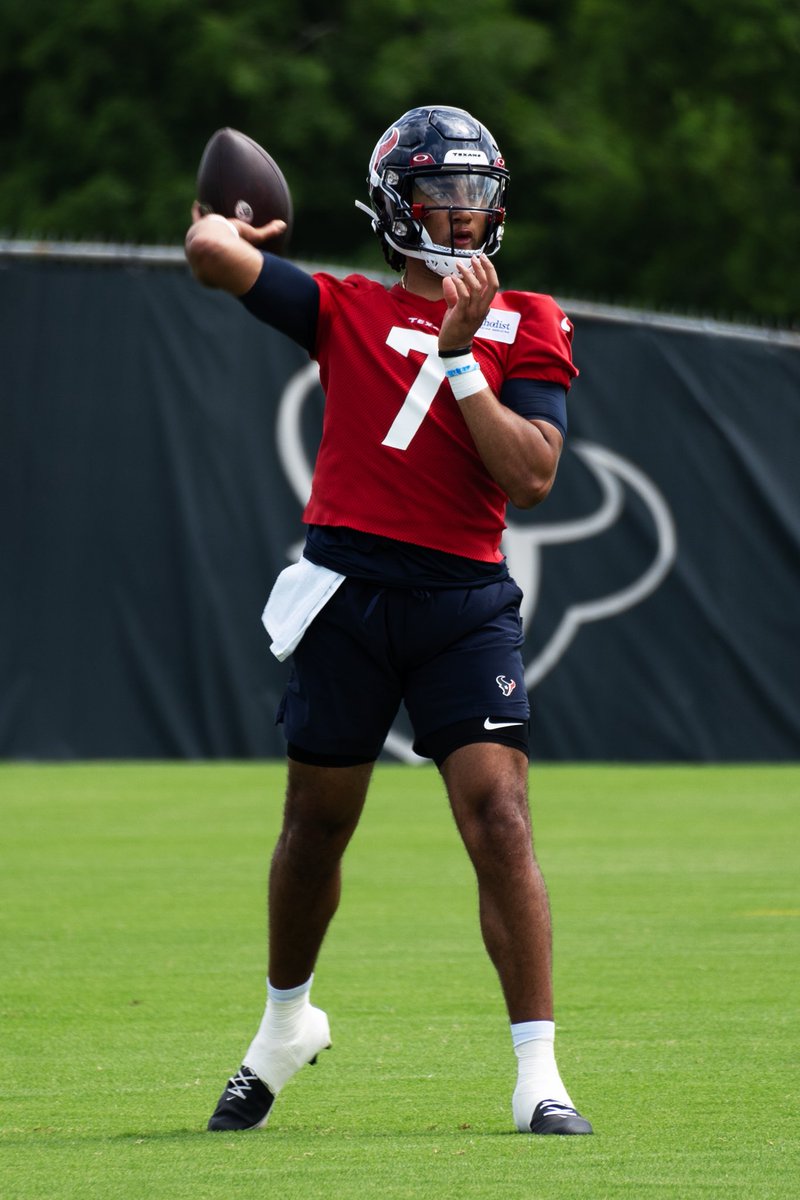 GarrettHasFun's tweet image. Got some pics today of my QB1 🤝📸
