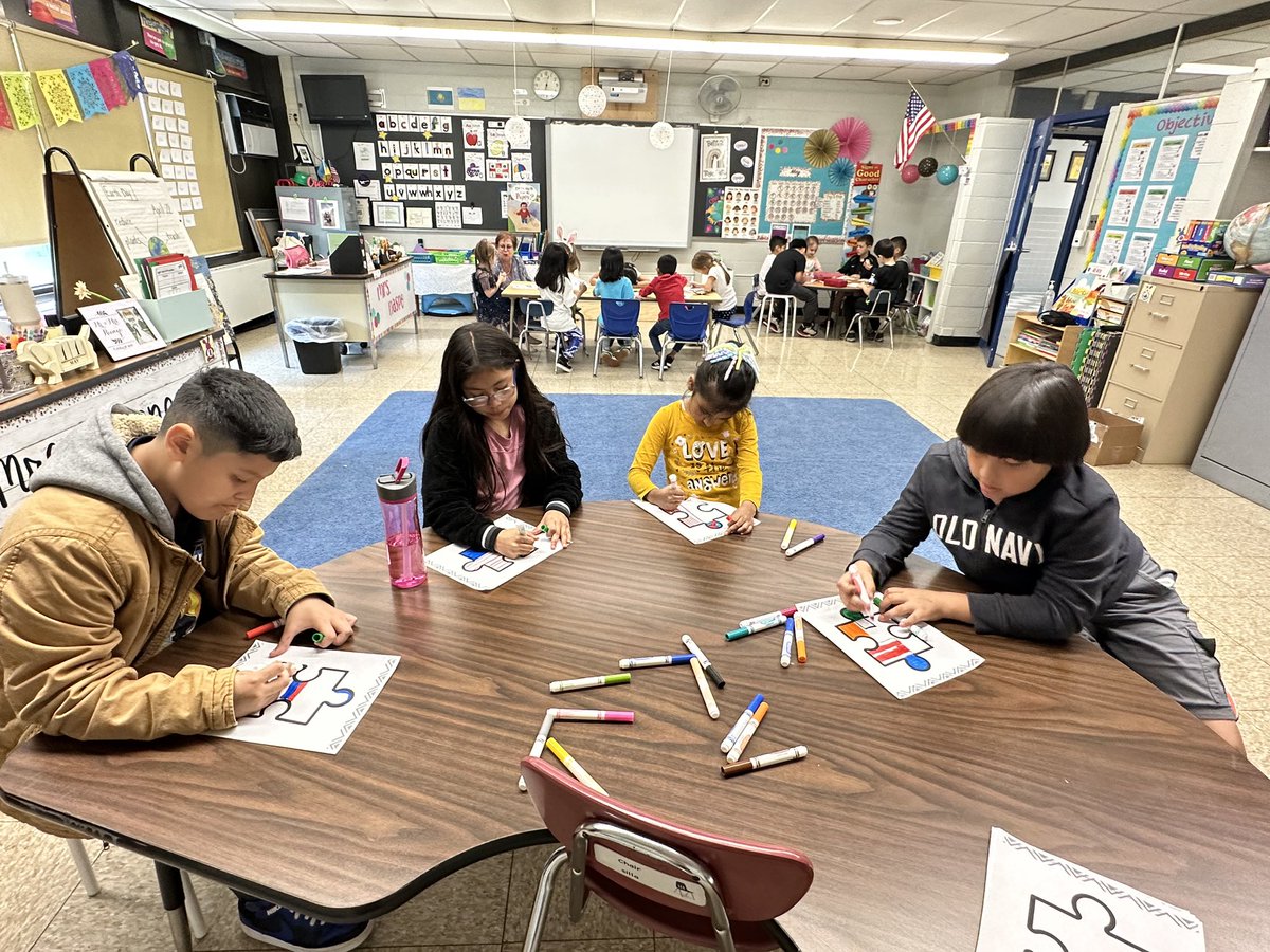 mrs_rienzo's tweet photo. In Culture Club this week, we worked on creating individualized puzzle pieces to show how we are all different but come together as one! @lynda_naspo @AlanBShepPrin  #GoShepardSharks https://t.co/kLicpt3JVL