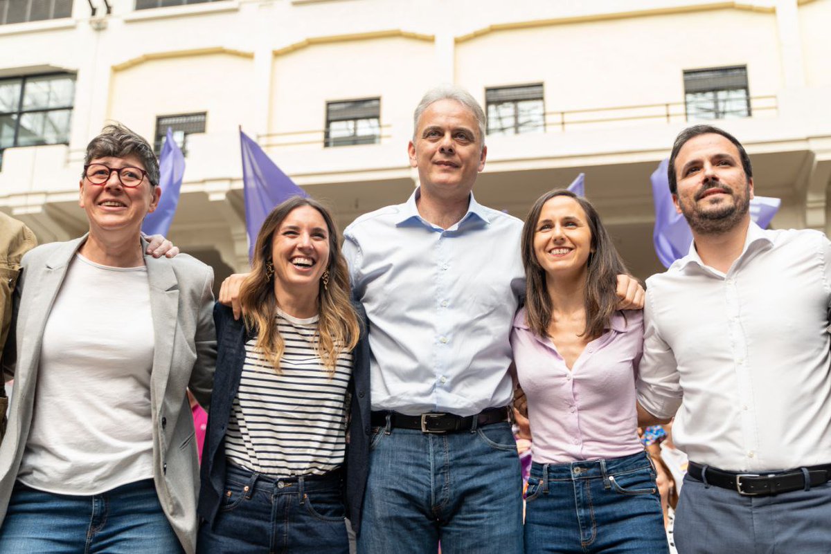 Hector_Illueca_'s tweet photo. Me temo que algunos han hablado demasiado: 'no hay alternativa', 'no se puede', 'no hay salida'. Quieren matar la esperanza que anida en el corazón de nuestro pueblo. Ahora va a hablar la gente. ¡Gracias a todos por acompañarnos! #SíSePuede #ValentíaParaTransformar ❤️💜✊ https://t.co/pYWuBVOKuV