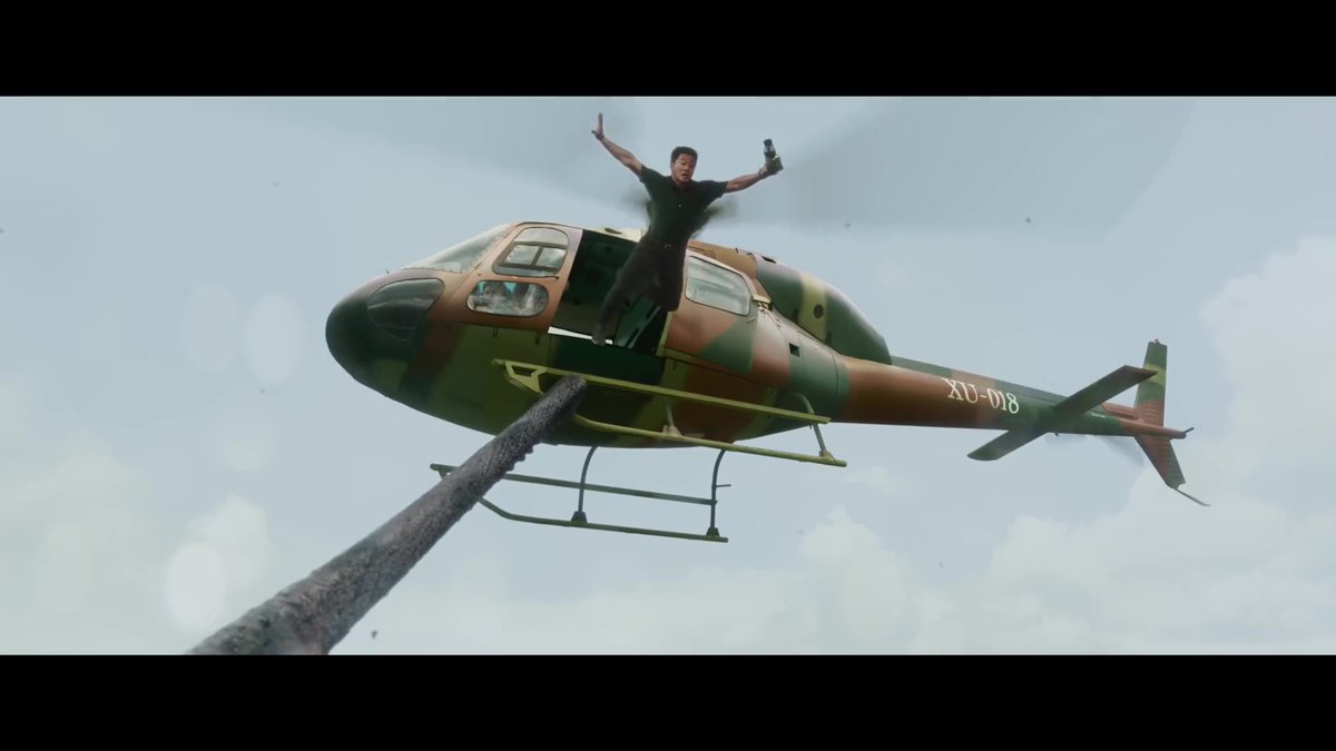 TheReelSym's tweet photo. I love how the director went full send on this one. 🤣

#TheMeg2 #JasonStatham https://t.co/yQZqW4wRrj