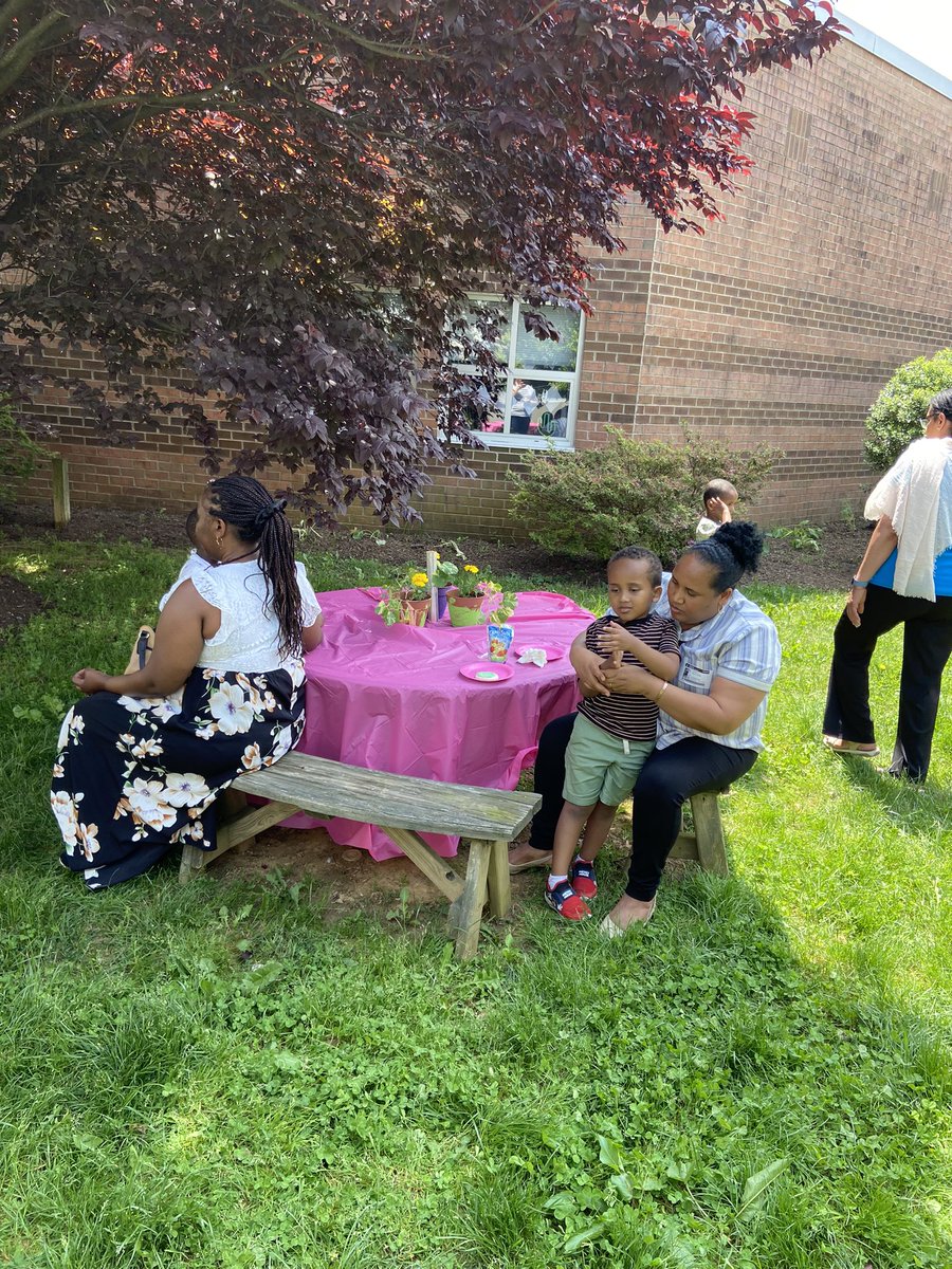 Our PreK students in @MsJen158 ‘s class are celebrating their mothers with a tea in our courtyard.