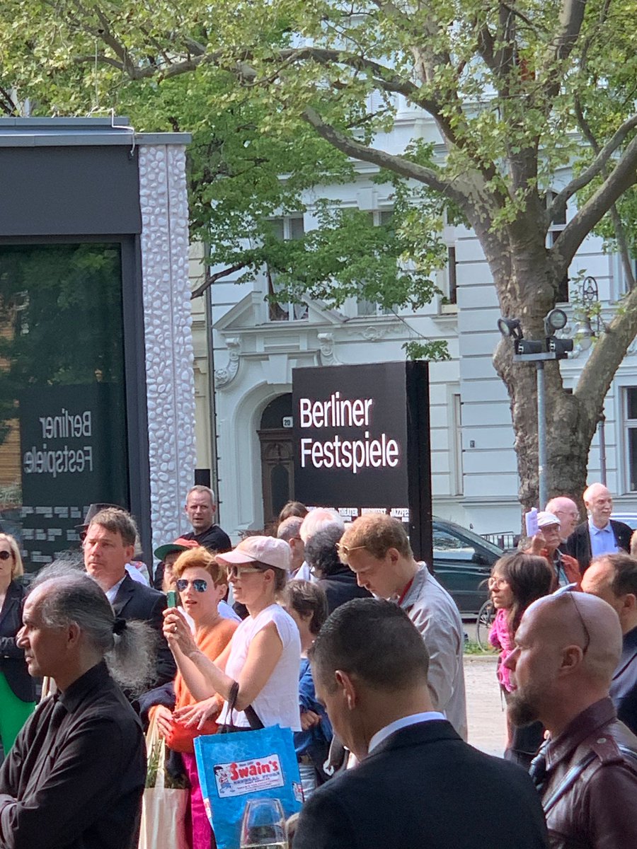 Stiftung Preußische Seehandlung (@seehandlung) on Twitter photo Eröffnung des 60. #Theatertreffen der <a href="/blnfestspiele/">Berliner Festspiele</a> - Start von ereignisreichen zwei Wochen mit herausragenden Inszenierungen und der Verleihung des #TheaterpreisBerlin am 20. Mai, um 12.00 Uhr. Anmeldungen sind noch unter stiftung-seehandlung.de/veranstaltungen möglich. Eröffnung des 60. #Theatertreffen der <a href="/blnfestspiele/">Berliner Festspiele</a> - Start von ereignisreichen zwei Wochen mit herausragenden Inszenierungen und der Verleihung des #TheaterpreisBerlin am 20. Mai, um 12.00 Uhr. Anmeldungen sind noch unter stiftung-seehandlung.de/veranstaltungen möglich.