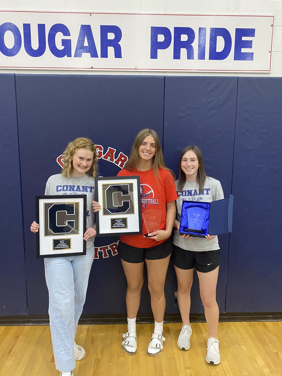 Girls Basketball was well represented at our recognition assembly today! Congrats to our senior award winners! 
Riley Foley- 4 year, 3 sports 
Mikayla Nowicki- 4 year, 3 sports &amp; Female Athlete of the Year 
Lauren Fricke- Kim Noonan Award 

Very well deserved for all of them!