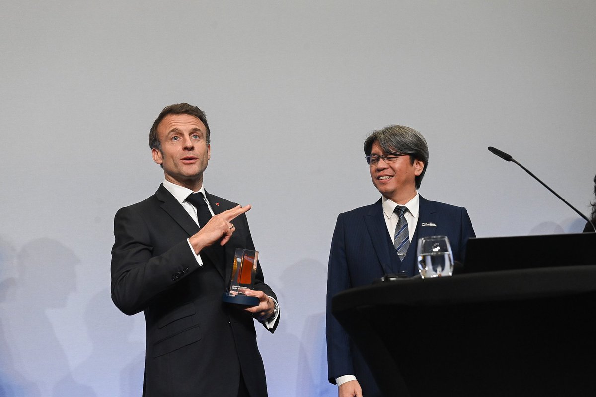 ProLogium's tweet photo. ProLogium choisit #Dunkerque pour installer sa 1ère usine de fabrication de batteries solides de nouvelle génération en #Europe d’une capacité de 48 GWh ! 🇫🇷  
 
Un investissement d’un montant de 5,2 milliards d’euros qui permettra de créer plus de 3 000 emplois 🧑‍🏭🔋⚡
 
#ChooseFrance #ProLogiumFR
