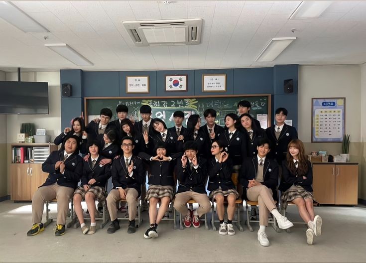 Imbera02's tweet photo. Kelas 12-3 barudaks

-Duty after school au

#DutyAfterSchoolau https://t.co/bw1yHXYLBO