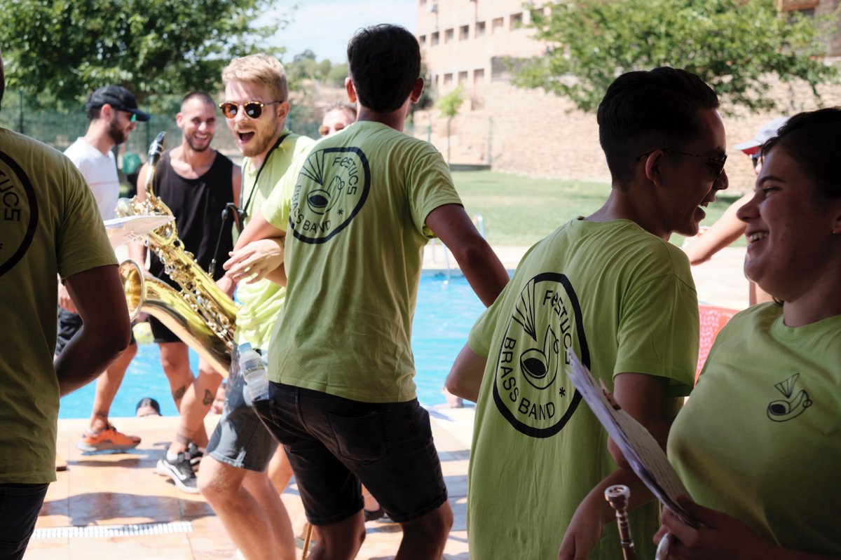 Aquí no es para! Com es nota que s’apropa l’astiuet ☀️☀️

📍Dissabte 13 de maig 🔺21:30h — Barberà del Vallés 
📍Divendres 19 de maig 🔺 23:00h - CORREBARS Corbins @joventutcorbins 
.
.
.
.
#festucs #bb #pic #lleida #lleidatanament #xaranga