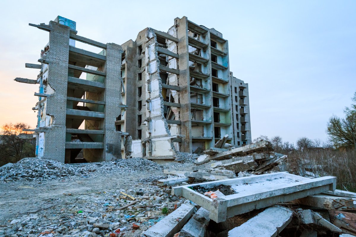 Şartsız koşulsuz hakkımız olan tayinleri tamamlayın artık.
Biz günlerce deprem bölgesinde 24 48 72 saat durmadan uyumadan çalıştık.
Toplanacak dediğiniz komisyonunuz da bu saatler hatrına 2 saat fazla çalışsın bir zahmet. 
#DepremzedeSağlıkçıTayinBekliyor
