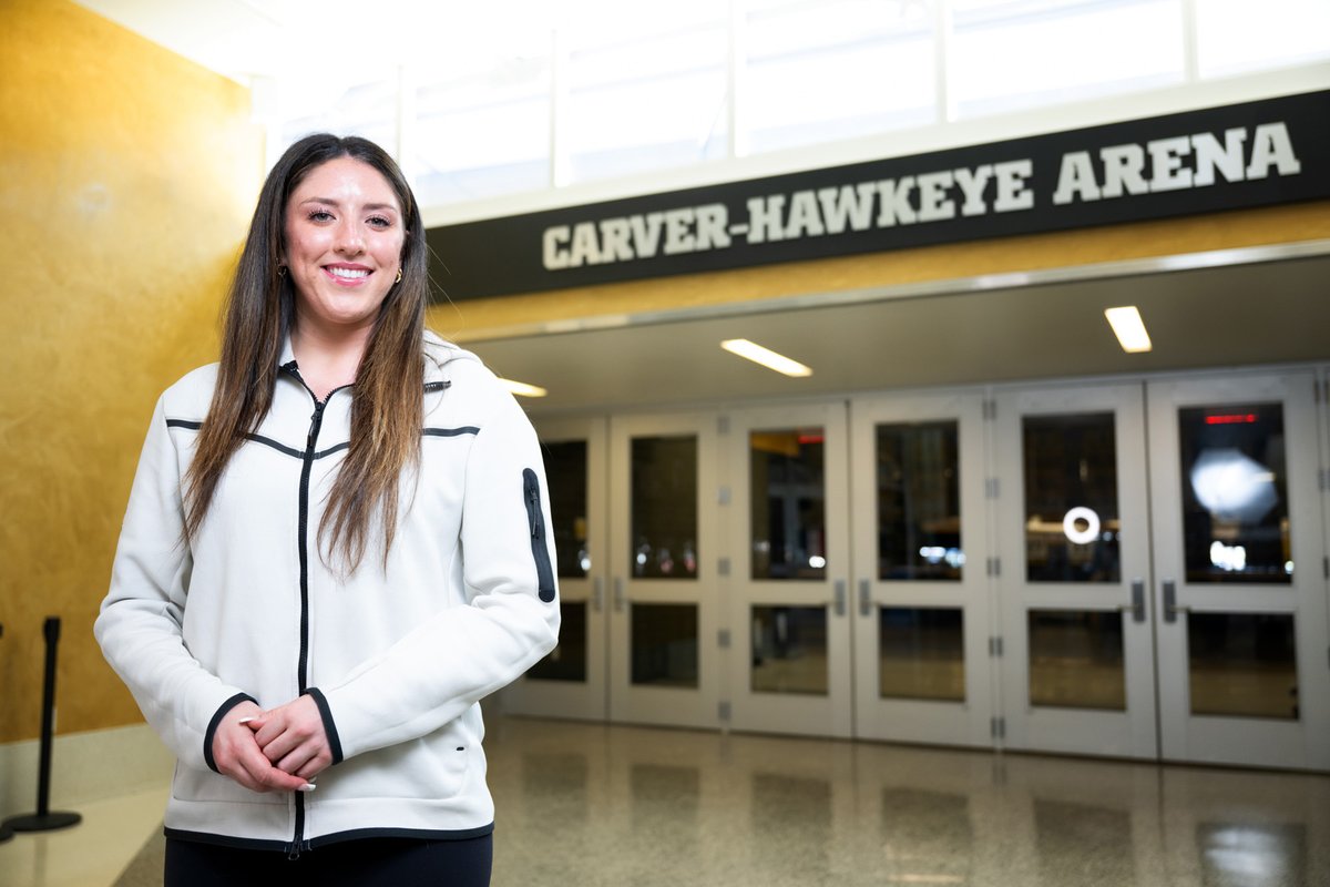 Graduate spotlight: McKenna Warnock

Fresh off the Final Four, the women’s basketball standout earns a degree in human physiology with a pre-dentistry track. stories.uiowa.edu/spring-2023-gr… #AlwaysAHawkeye #UIowaGrad23