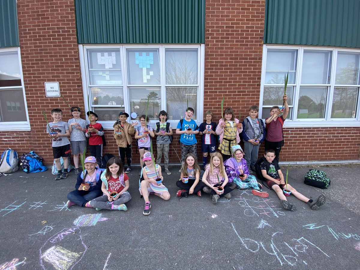 Ms. Maxwell tweet media